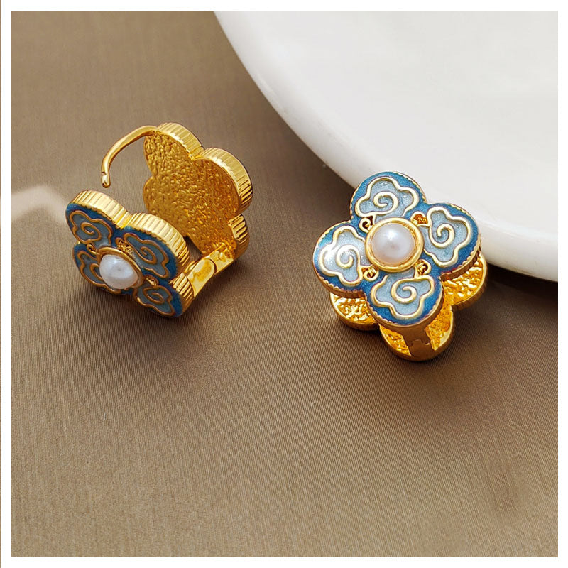 Vintage Cloud Clover Pearl Huggie Earrings