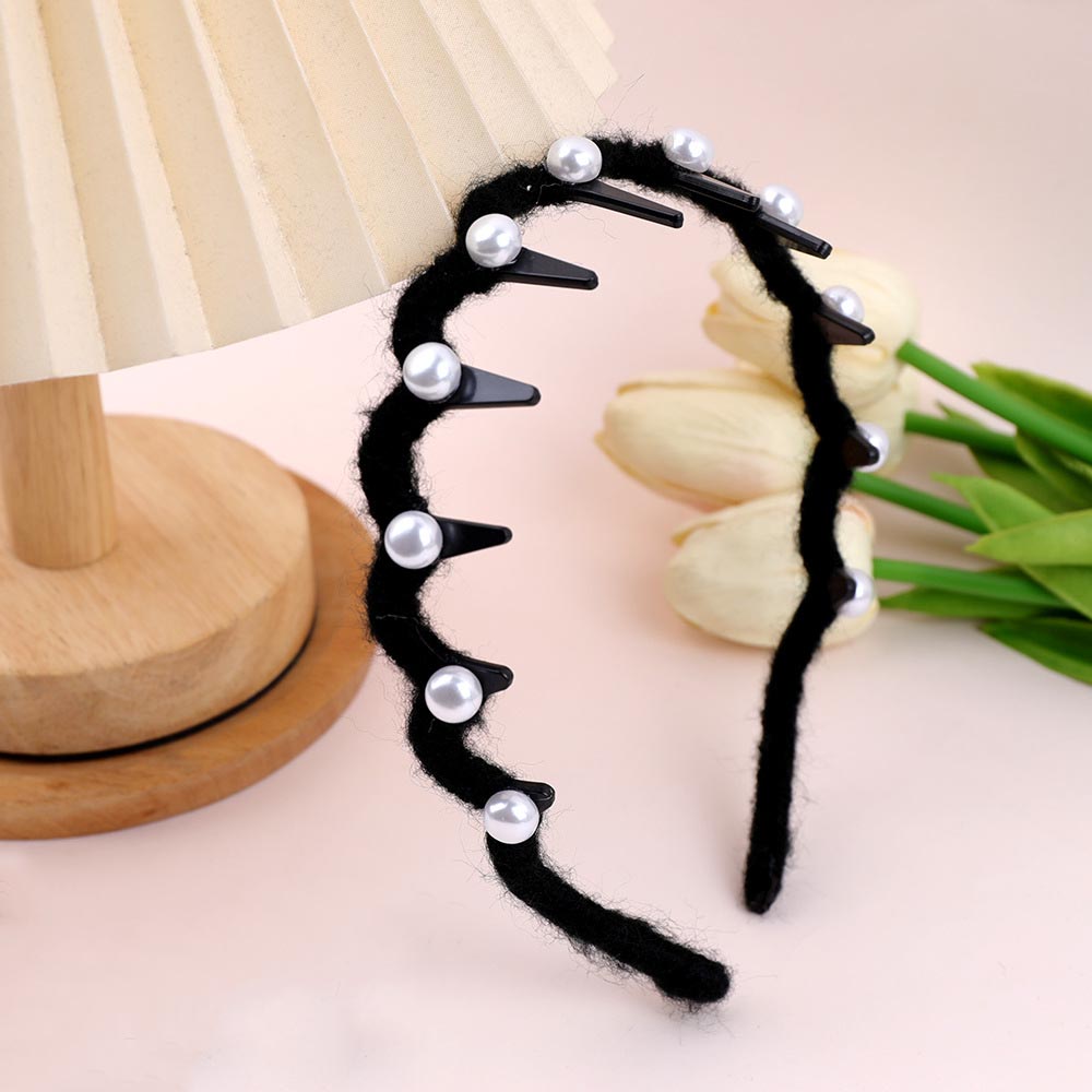 Handmade Pearl Knitted Headband with Claws