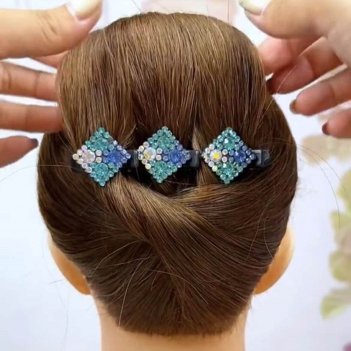 Cute Diamond Hair Claw Clips for Long Hair Styling Sectioning
